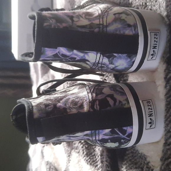 Adidas nizza platform sneakers size 8 , 6.5 UK worn once great condition - Picture 7 of 8